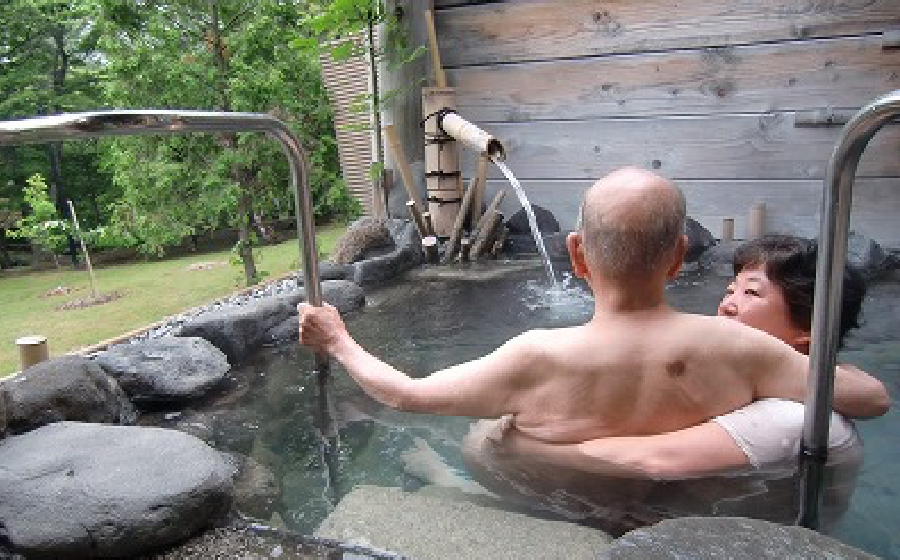 旅先での入浴介助